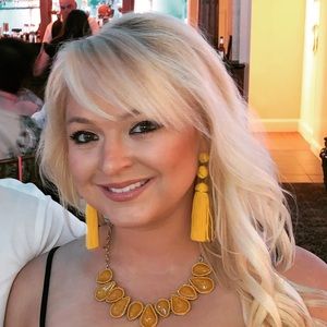 Meet your Posher, Gina